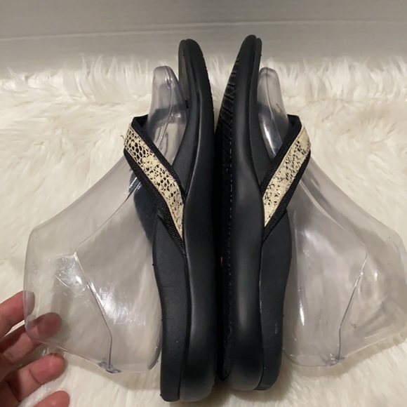 Vionic Sandals - Picture 3 of 5